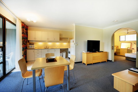 Absolute Beachfront Smugglers On The Beach - New Castle Holiday 1