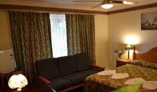 Palms Bed And Breakfast - New Castle Holiday 0
