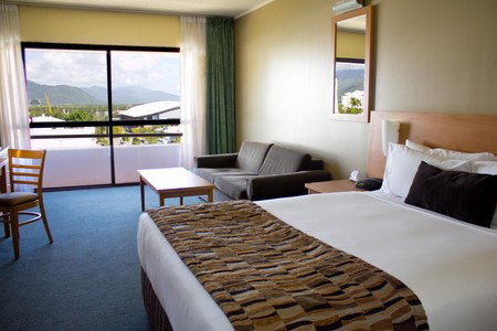 Rydges Plaza Cairns - New Castle Holiday 3
