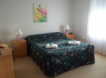 AA Madalena Court Holiday Apartments - New Castle Holiday 3