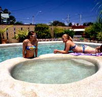 Mackay Motor Inn - New Castle Holiday