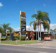 Queens Beach Motor Hotel - New Castle Holiday