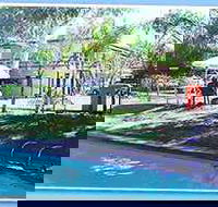 Toddy's Backpackers Resort - New Castle Holiday