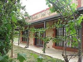 Under The Vines - New Castle Holiday 0
