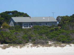 Island Beach Escape - New Castle Holiday 0