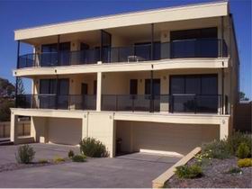 The Lighthouse Accommodation - New Castle Holiday 0