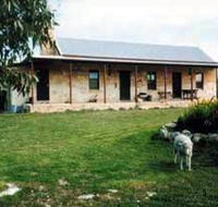 Mt Dutton Bay Woolshed Heritage Cottage - New Castle Holiday