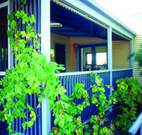 Lavender Blue Country Apartments - New Castle Holiday