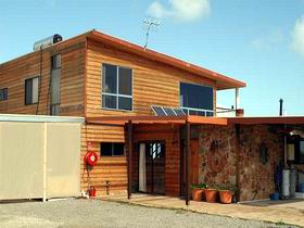 Shboo Shelly Beach Lodge - New Castle Holiday 0