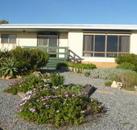 Oaklands Beach House - New Castle Holiday
