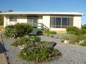 Oaklands Beach House - New Castle Holiday 0