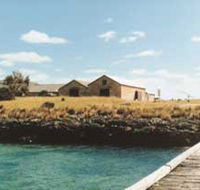 Mt Dutton Bay Woolshed Hostel - New Castle Holiday