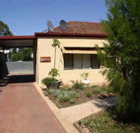 Loxton Smiffy's Bed And Breakfast Sadlier Street - New Castle Holiday