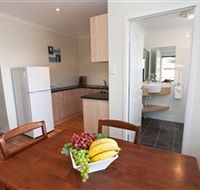 Bay 10 Accommodation - New Castle Holiday