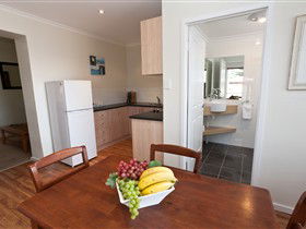 Bay 10 Accommodation - New Castle Holiday 0