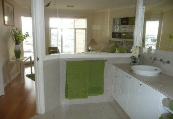 Marina-Edge - New Castle Holiday 3