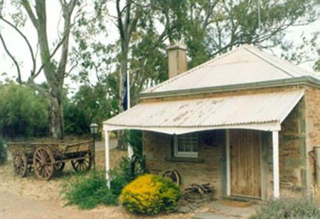Reilly's Wines Heritage Cottages - New Castle Holiday 1