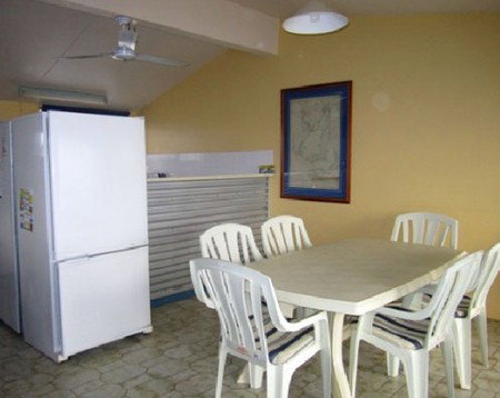 SeaStar Apartments - New Castle Holiday 4