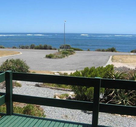 Oaklands Beach House - New Castle Holiday 1