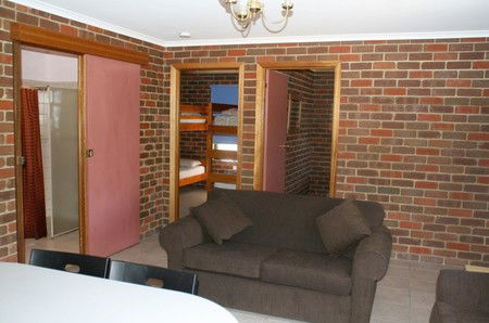 Roonka Riverfront Cottages - New Castle Holiday 5