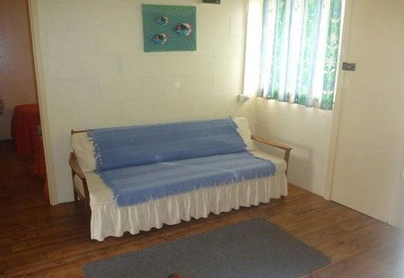 Oaklands Fishing Cottage - New Castle Holiday 2