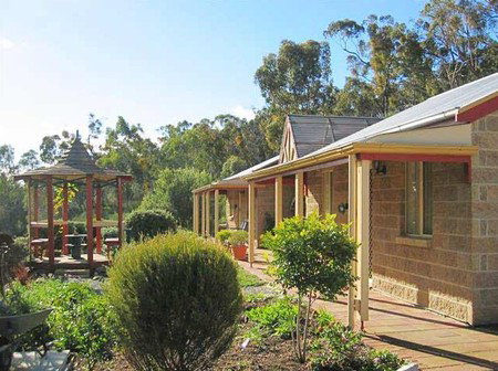 Riesling Trail Cottages - New Castle Holiday 2