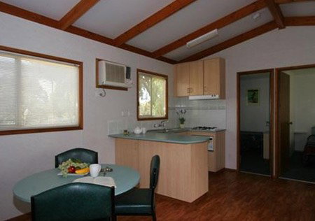 Naracoorte Holiday Park - New Castle Holiday 4