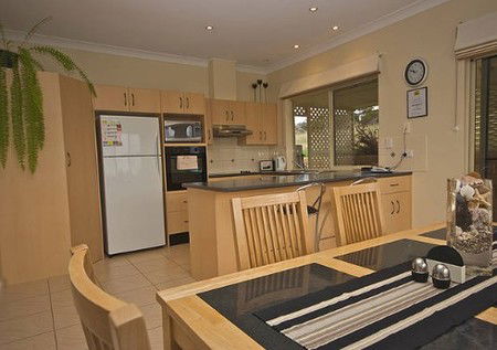 Searenity Holiday Accommodation - New Castle Holiday 2
