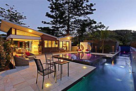 Barefoot At Broken Head - New Castle Holiday 3