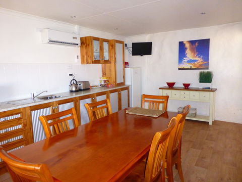 Underground Bed And Breakfast - New Castle Holiday 1