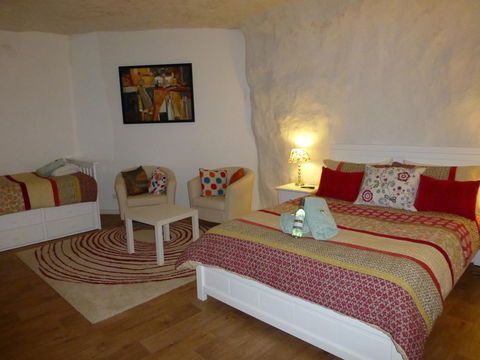 Underground Bed And Breakfast - New Castle Holiday 2