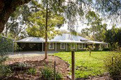 One Tree Bed And Breakfast - New Castle Holiday 2