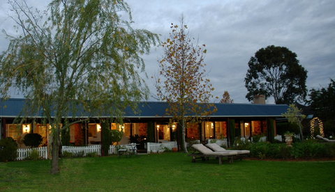 Paringa House B&B Stone Cottages - New Castle Holiday 2