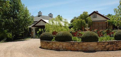 Paringa House B&B Stone Cottages - New Castle Holiday 3