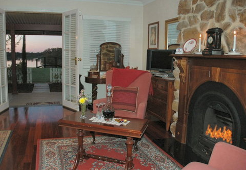 Paringa House B&B Stone Cottages - New Castle Holiday 6