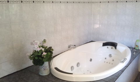 Angaston Rose B&B - New Castle Holiday 4