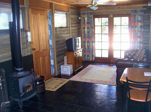 McLaren Ridge 1 - McLaren Ridge Log Cabins - New Castle Holiday 4