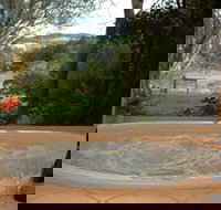 Adelaide Hills Country Cottages - The Nest - New Castle Holiday