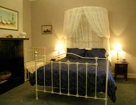 Linfield Cottage - New Castle Holiday 4