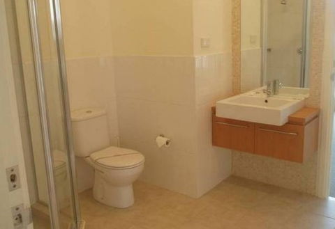 The Frontage - New Castle Holiday 4