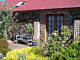 Evandale Stables Accommodation - New Castle Holiday 0