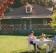 Hartzview Vineyard Homestead - New Castle Holiday