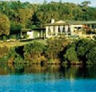 Surfside Motor Inn - New Castle Holiday