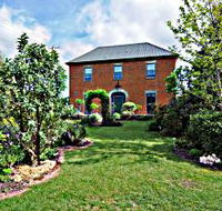 Mrs Currie's House BB - New Castle Holiday