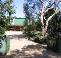 Pelican Bay Bed and Breakfast - New Castle Holiday