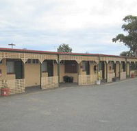 Central Court Motel - New Castle Holiday