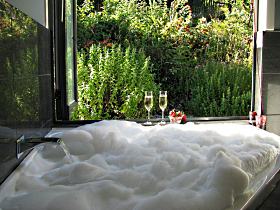 Escape To - New Castle Holiday 0