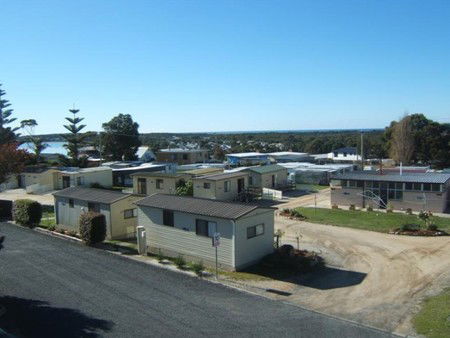 Hillcrest Caravan Park - New Castle Holiday 1