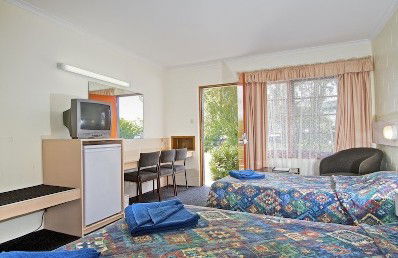 Martin Cash Motel - New Castle Holiday 1