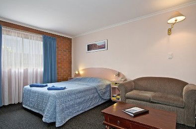 Martin Cash Motel - New Castle Holiday 3